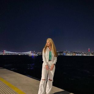 Model - Lewandowskaya striptease