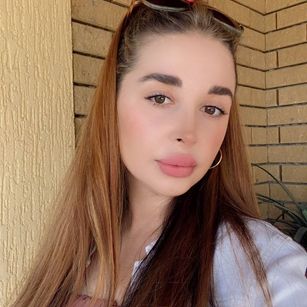 Model - Lewandowskaya heels