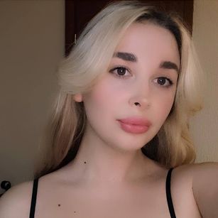 Model - Lewandowskaya hear