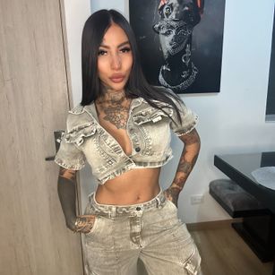 Model - Jenn friendly