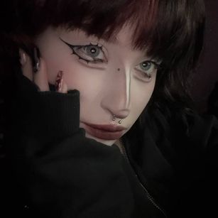 Model - ElizaNik smalltits