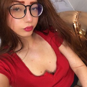 Model - Abril Smith smalltits