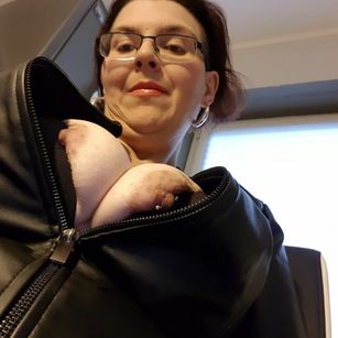 Model - MissSharp curvy