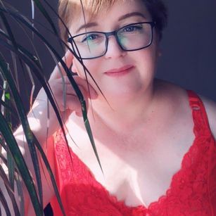 Model - LimonkaFire fetish