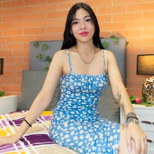 Model - Katty Leroy petite