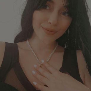 Model - Becky G teen