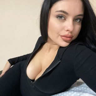 Model - CELIA CHANEL bigtits
