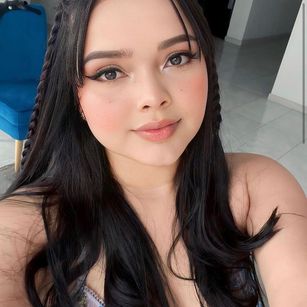 Model - dayanna latina