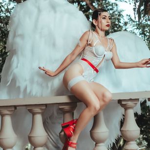 Model - AmiraTaylor orgasm