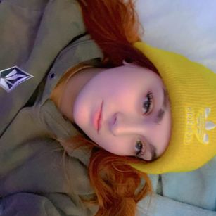 Model - Violet Syns wife