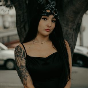 Model - Natasha roma dominar