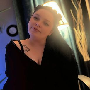 Model - BloomPeters dirtytalk