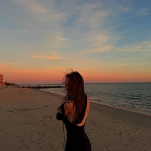 Model - Benllina BIGBOOTY