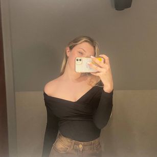 Model - ErinForest Blonde