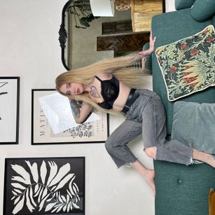 Model - AliceMilman dildo