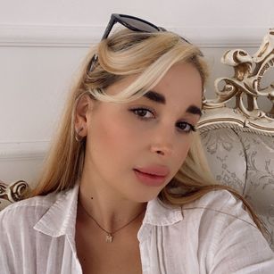 Model - Lewandowskaya dance