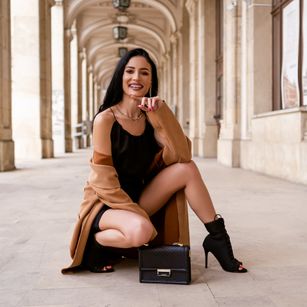 Model - AvaEmine heels