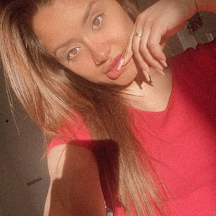 Model - VikkiSanchez cum