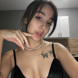 Model - EvaMooncler shy