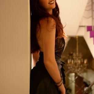 Model - AlexyRuiz shavedpussy