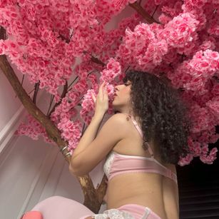 Model - Roseline Dior blowjob