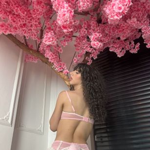 Model - Roseline Dior latina