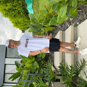 Model - Isaac_Clarck latino