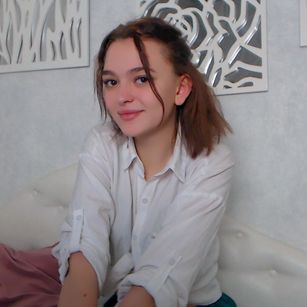 Model - LucyGoldi cei