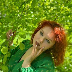 Model - AliceGlow beauty