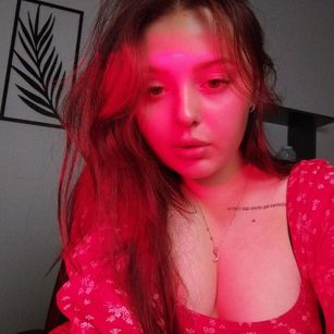 Model - MiaFlores JOI