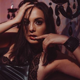 Model - MistressCarla worship