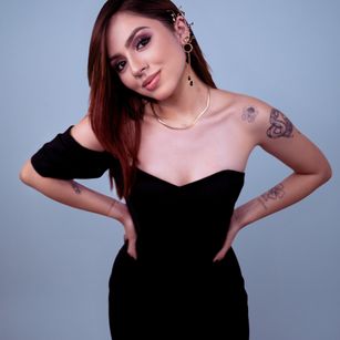 Model - GeorginaSpark feet