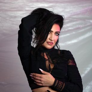 Model - CamileEyes findom