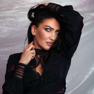 Model - CamileEyes femdom