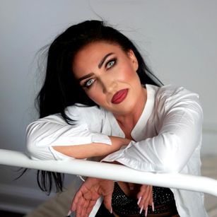 Model - CamileEyes sexy