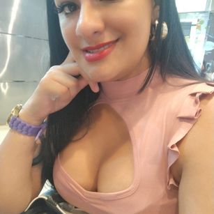 Model - Mila Fransheska brunette