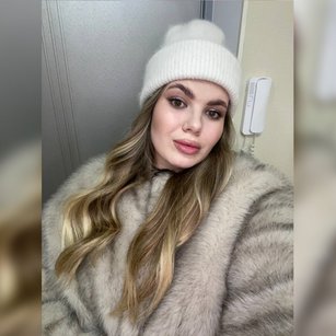 Model - happygirl kiss