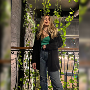 Model - happygirl BlondeBeauty