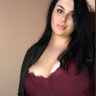 Model - Angelxlxl curvy