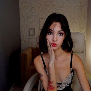 Model - Ink Pleasure 18