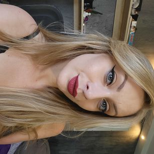 Model - Laura Venus latex