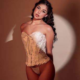 Model - Cristal Jolly bigass