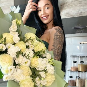 Model - __HollyPolly__ squirt