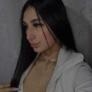 Model - EmilyRosse11 latina