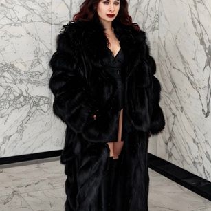 Model - Zoi Lavino sex