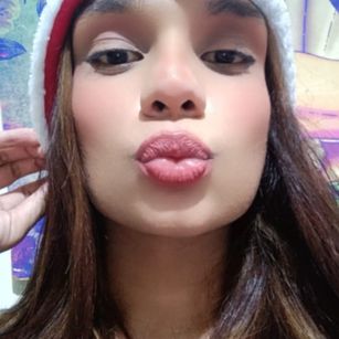 Model - ShainaFox fastresponse