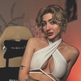 Model - Chloe sporty