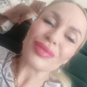 Model - EvaAmore mature