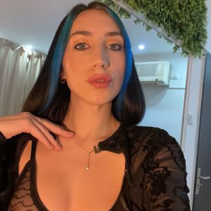 Model - TheaLane feet