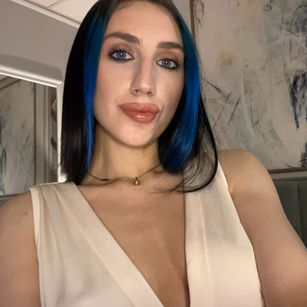 Model - TheaLane feet